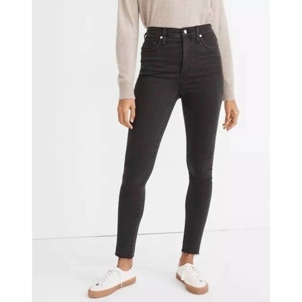 Madewell 11" High Rise Skinny in Black